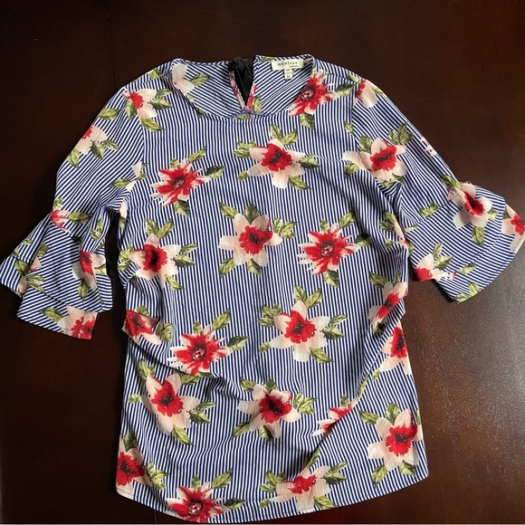 Monteau Maternity Shirt Blouse with tie back and flare sleeves - Like New! - Picture 1 of 5
